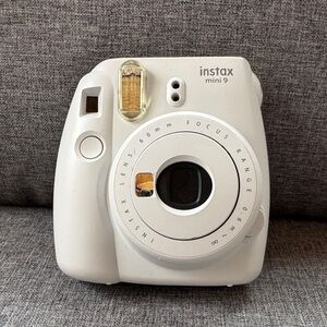 Instax Mini 9 Camera in Light Grey